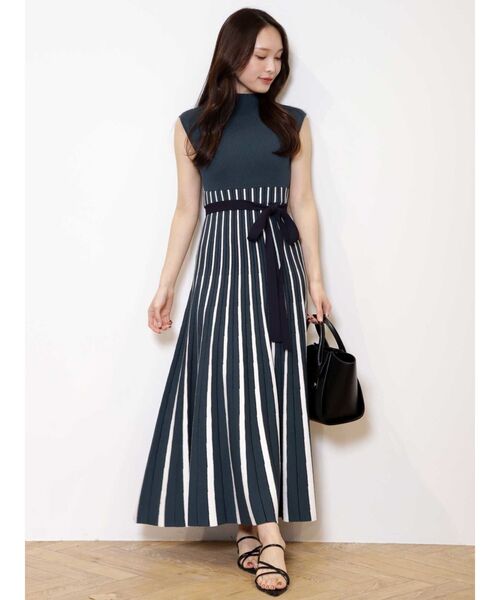 MERCURYDUO（マーキュリーデュオ）の「チェンジリブ配色ニットワンピース（ワンピース・レディース・ブラック/ベージュ/オフホワイト/グリーン・SMALL/MEDIUM）」の10枚目の写真