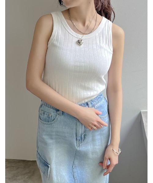 Re:EDIT（リエディ）の「[神山まりあさん着用]クルーネックリブタンクトップ（タンクトップ・レディース・ブラック/ベージュ/オフホワイト/モカ・LARGE/MEDIUM）」の15枚目の写真