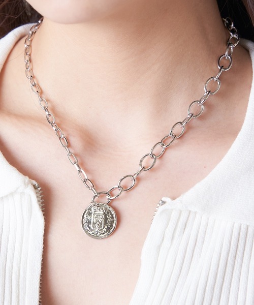 SPINNS（スピンズ）の「ミニパーツモチーフ チェーンネックレス（ネックレス・レディース・C/B/A・ONESIZE）」の2枚目の写真