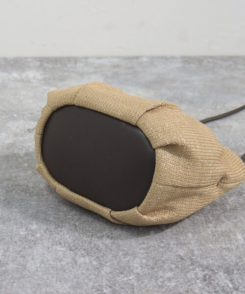 fredy emue（フレディエミュ）の「ブレードハンドルギャザーミニバッグ（トートバッグ・レディース・ベージュ/ブラック系その他・FREE）」の11枚目の写真