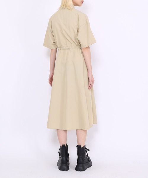 PUNYUS（プニュズ）の「ハーフジップナイロンワンピース（ワンピース・レディース・ベージュ/ブラック/パープル・1/4/2/3）」の12枚目の写真