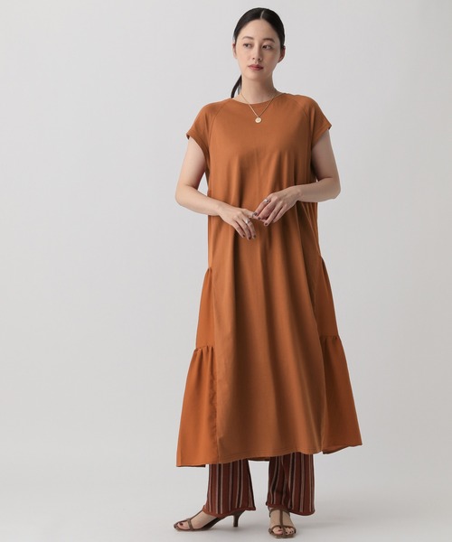 saloon（サルーン）の「SALOON(サルーン)/ティアードTシャツワンピース【手洗い可】ロング丈（ワンピース・レディース・ホワイト/ブラック/ベージュ/カーキ/ブルー/オレンジ・FREE）」の9枚目の写真