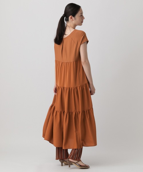 saloon（サルーン）の「SALOON(サルーン)/ティアードTシャツワンピース【手洗い可】ロング丈（ワンピース・レディース・ホワイト/ブラック/ベージュ/カーキ/ブルー/オレンジ・FREE）」の11枚目の写真