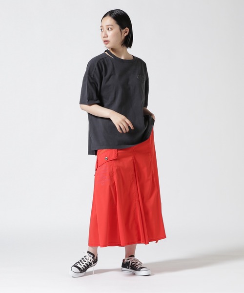 AVIREX（アヴィレックス）の「OPEN NECK T-SHIRT/ オープンネックTシャツ（Tシャツ/カットソー・レディース・ラベンダー/ブラック・F）」の12枚目の写真