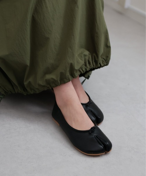 sakishimatokyo(サキシマトーキョー)の「足袋パンプス/足袋バレエシューズ(バレエシューズ・レディース・ベージュ/ブラウン/ブラック/オフホワイト・SMALL/MEDIUM/LARGE)」の12枚目の写真