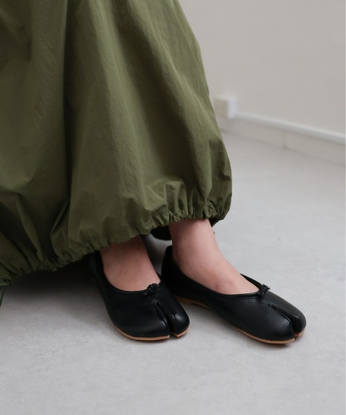 sakishimatokyo(サキシマトーキョー)の「足袋パンプス/足袋バレエシューズ(バレエシューズ・レディース・ベージュ/ブラウン/ブラック/オフホワイト・SMALL/MEDIUM/LARGE)」の22枚目の写真