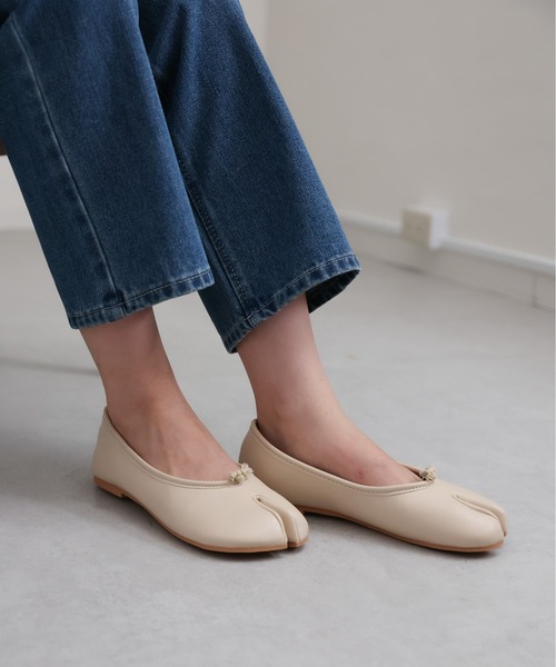 sakishimatokyo(サキシマトーキョー)の「足袋パンプス/足袋バレエシューズ(バレエシューズ・レディース・ベージュ/ブラウン/ブラック/オフホワイト・SMALL/MEDIUM/LARGE)」の5枚目の写真