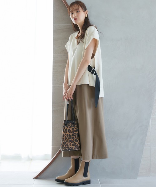 miclat（ミクラ）の「大きいサイズ　サイドベルトスウェットベスト　miclat（スウェット・レディース・クリーム/ネイビー・3L～4L/L～LL）」の17枚目の写真