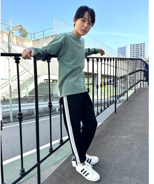 GLAZOS（グラソス）の「[スリム]もちもちダンボールジョガーパンツ（その他パンツ・キッズ・ブラック/ライトグレー・150cm/170cm/160cm/140cm）」の5枚目の写真