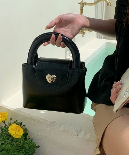 gossip！ロサンゼルス（ゴシップロサンゼルス）の「ハートロック２WAYBAG（ハンドバッグ・レディース・ブラック/ホワイト・FREE）」の3枚目の写真