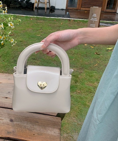 gossip！ロサンゼルス（ゴシップロサンゼルス）の「ハートロック２WAYBAG（ハンドバッグ・レディース・ブラック/ホワイト・FREE）」の14枚目の写真