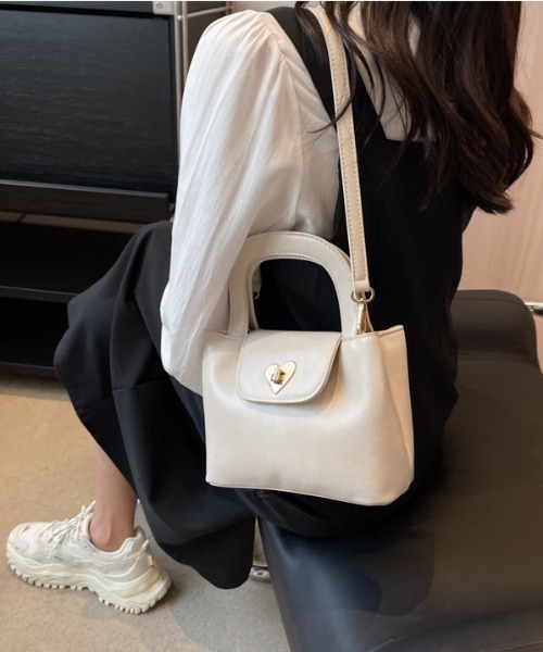 gossip！ロサンゼルス（ゴシップロサンゼルス）の「ハートロック２WAYBAG（ハンドバッグ・レディース・ブラック/ホワイト・FREE）」の21枚目の写真