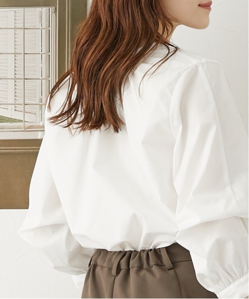 nissen(ニッセン)の「パール調ボタンブラウス(前後2WAY・袖2WAY)(シャツ/ブラウス・レディース・オフホワイト/ブラック/ボルドー・L/M)」の7枚目の写真