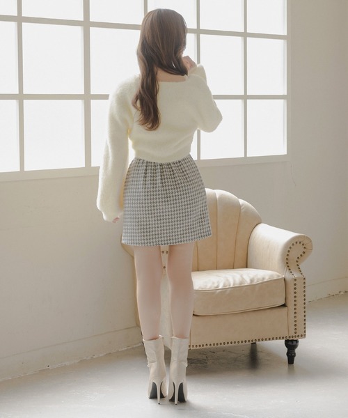 Julia Boutique（ジュリアブティック）の「チェーン付きシャギーニットカーディガン+キャミソールセット/23507（アンサンブル・レディース・オフホワイト/ブラック・ONE）」の9枚目の写真