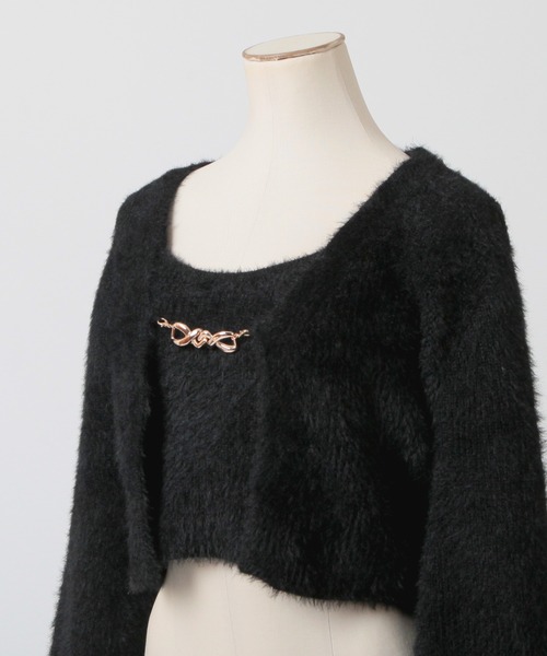 Julia Boutique（ジュリアブティック）の「チェーン付きシャギーニットカーディガン+キャミソールセット/23507（アンサンブル・レディース・オフホワイト/ブラック・ONE）」の3枚目の写真