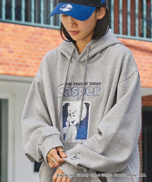MONO-MART(モノマート)の「【CASPER】別注 キャスパー ヴィンテージライクデザイン ビッグシルエット裏起毛パーカー(パーカー・メンズ・グレー系/ブラック系/グレー/スミクロ/グレイッシュブルー・L/M)」の8枚目の写真