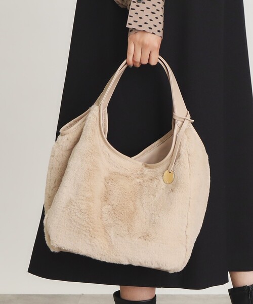 OPAQUE.CLIP(オペークドットクリップ)の「◆【フェイクファー/キルティング】くり手ミドルトートバッグ(トートバッグ・レディース・グレー/ベージュ系その他2/ブラック/チャコール/グリーン系その他3/ベージュ・00)」の6枚目の写真