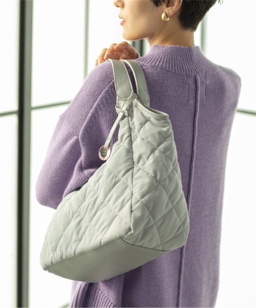 OPAQUE.CLIP(オペークドットクリップ)の「◆【フェイクファー/キルティング】くり手ミドルトートバッグ(トートバッグ・レディース・グレー/ベージュ系その他2/ブラック/チャコール/グリーン系その他3/ベージュ・00)」の3枚目の写真