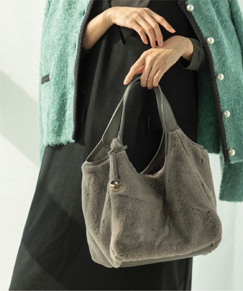 OPAQUE.CLIP(オペークドットクリップ)の「◆【フェイクファー/キルティング】くり手ミドルトートバッグ(トートバッグ・レディース・グレー/ベージュ系その他2/ブラック/チャコール/グリーン系その他3/ベージュ・00)」の1枚目の写真