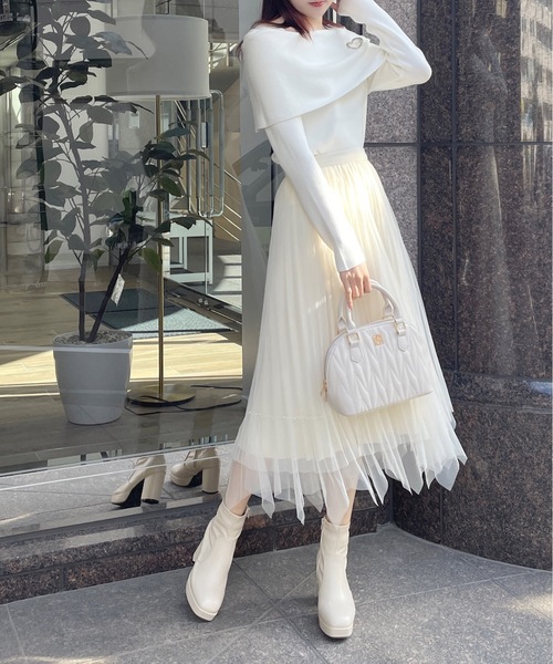 one way（ワンウェイ）の「ハートブローチ付きオフショルケープカラー