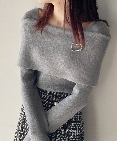 one way(ワンウェイ)の「ハートブローチ付きオフショルケープカラーニット(ニット/セーター・レディース・ホワイト/ブラック/グレー/ブルー・FREE)」の18枚目の写真
