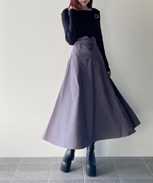 one way(ワンウェイ)の「ハートブローチ付きオフショルケープカラーニット(ニット/セーター・レディース・ホワイト/ブラック/グレー/ブルー・FREE)」の11枚目の写真