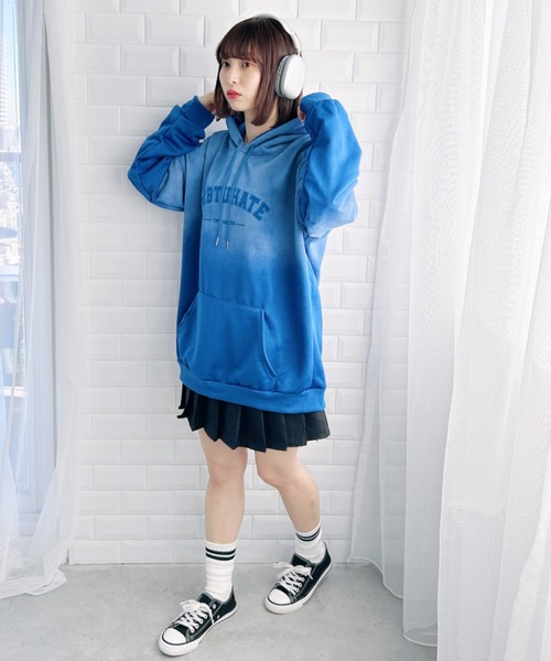 √nuage（ルートニュアージュ）の「グラデーションロゴプリントビッグパーカー（パーカー・レディース・ブルー/ブラック・FREE）」の15枚目の写真