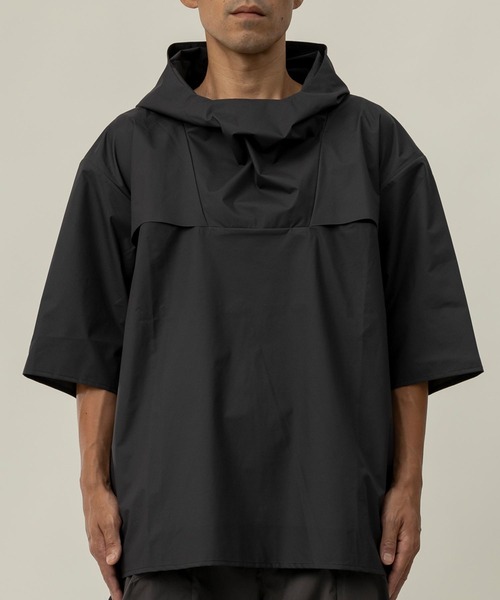 alk phenix(アルクフェニックス)の「Rain T-shirts GTX Tシャツジャケット ベンチレーション付き ゴアテックスウェア ウインドジャケット テックウェア ウルトラライト ウィンドストッパー 耐水 撥水 RAIN Tシャツ / WINDSTOPPER(R) プロダクト by GORE TEX LABS / アルクフェニックス(Tシャツ/カットソー・メンズ・ブラック系その他・S/M/L/XL)」の10枚目の写真