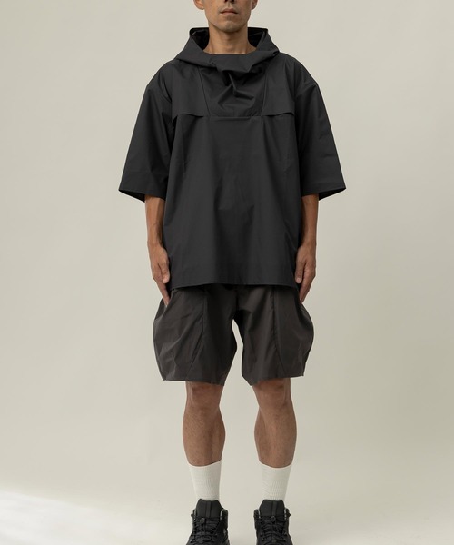 alk phenix(アルクフェニックス)の「Rain T-shirts GTX Tシャツジャケット ベンチレーション付き ゴアテックスウェア ウインドジャケット テックウェア ウルトラライト ウィンドストッパー 耐水 撥水 RAIN Tシャツ / WINDSTOPPER(R) プロダクト by GORE TEX LABS / アルクフェニックス(Tシャツ/カットソー・メンズ・ブラック系その他・S/M/L/XL)」の6枚目の写真