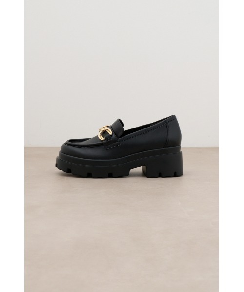 AZUL by moussy（アズールバイマウジー）の「ダブルリングメタルトラックソールローファー（ローファー・レディース・ブラック系その他/ブラック・SMALL/MEDIUM/LARGE）」の5枚目の写真