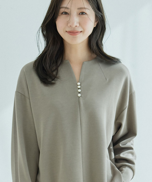 Jayro(ジャイロ)の「パールドロップカットソープルオーバー(Tシャツ/カットソー・レディース・ホワイト系その他/カーキ/ブラック・FREE)」の1枚目の写真