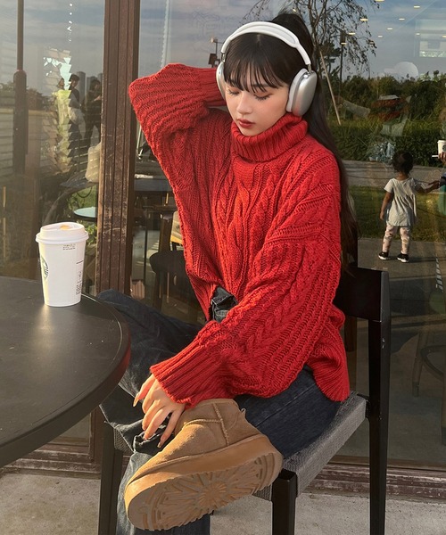 RiLi(リリ)の「ボリュームケーブルニット【RL】(ニット/セーター・レディース・チャコールグレー/アイボリー/レッド・FREE)」の3枚目の写真