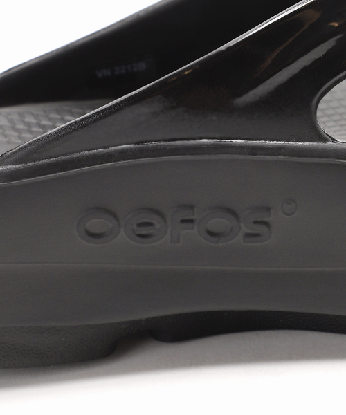 OOFOS(ウーフォス)の「【OOFOS/ウーフォス】 OOmega(サンダル・レディース・ベージュ系その他/ブラック・23cm/24cm/25cm)」の10枚目の写真