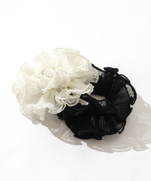 flower（フラワー）の「シープリーツシュシュ（シュシュ・レディース・ホワイト/ブラック・FREE）」の3枚目の写真