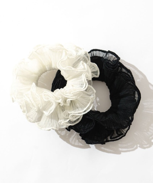 flower（フラワー）の「シープリーツシュシュ（シュシュ・レディース・ホワイト/ブラック・FREE）」の4枚目の写真