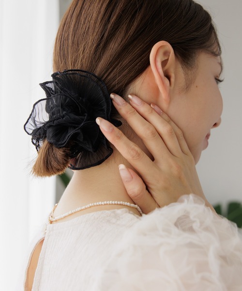 flower（フラワー）の「シープリーツシュシュ（シュシュ・レディース・ホワイト/ブラック・FREE）」の11枚目の写真