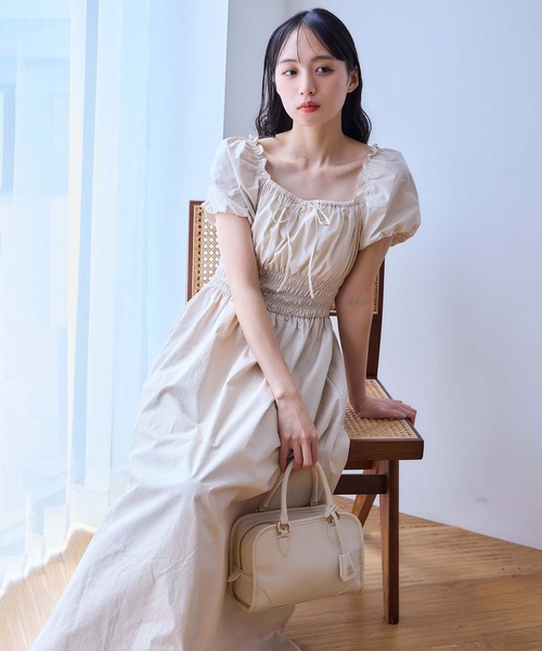 one after another NICE CLAUP(ワンアフターアナザーナイスクラップ)の「シャーリングパフスリーブワンピース(ワンピース・レディース・ブラック系その他/オフホワイト/ベージュ/チャコールグレー・FREE)」の22枚目の写真