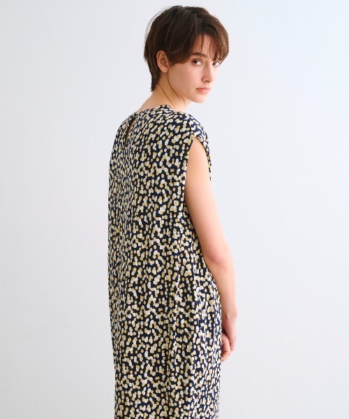 three dots(スリードッツ)の「トラベルライン コクーンドレス(ワンピース・レディース・マルチ・SMALL/MEDIUM)」の4枚目の写真