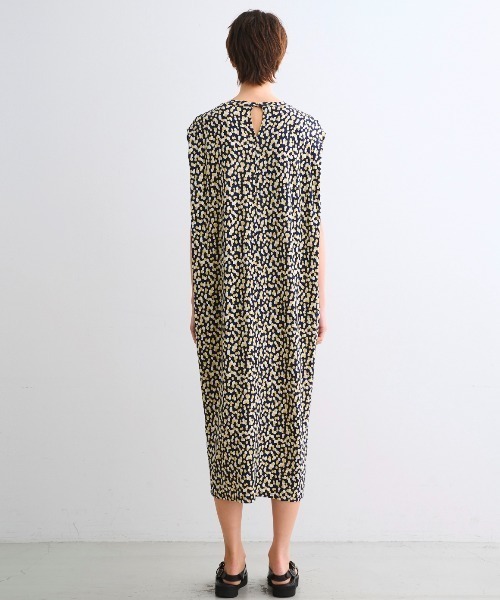 three dots(スリードッツ)の「トラベルライン コクーンドレス(ワンピース・レディース・マルチ・SMALL/MEDIUM)」の11枚目の写真