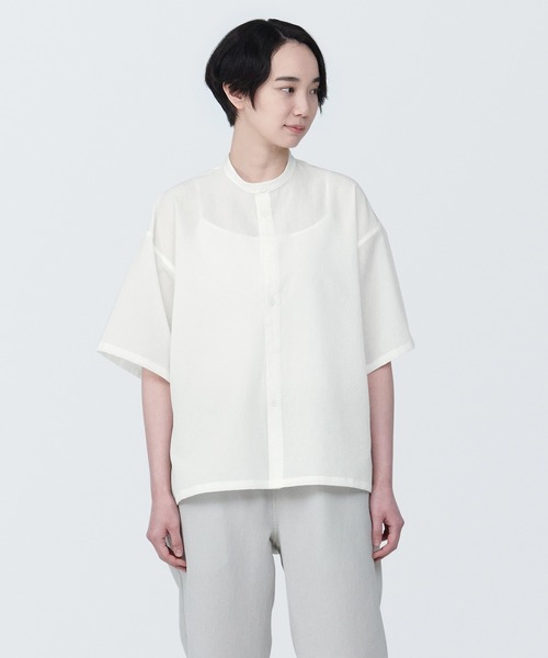 無印良品（ムジルシリョウヒン）の「風を通す　汚れが落ちやすい半袖シャツ（シャツ/ブラウス・メンズ・オフホワイト/ブラック/ブラウン・XS/S/M/L/XL）」の4枚目の写真