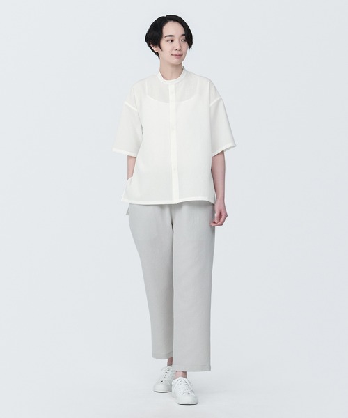 無印良品（ムジルシリョウヒン）の「風を通す　汚れが落ちやすい半袖シャツ（シャツ/ブラウス・メンズ・オフホワイト/ブラック/ブラウン・XS/S/M/L/XL）」の5枚目の写真