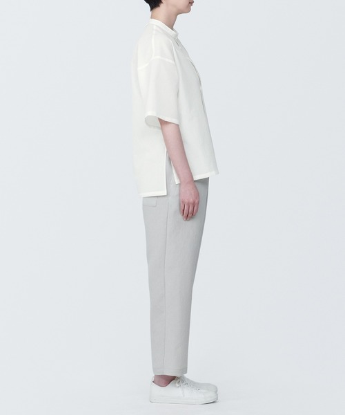 無印良品（ムジルシリョウヒン）の「風を通す　汚れが落ちやすい半袖シャツ（シャツ/ブラウス・メンズ・オフホワイト/ブラック/ブラウン・XS/S/M/L/XL）」の6枚目の写真