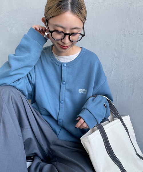 UNIVERSAL OVERALL（ユニバーサルオーバーオール）の「[UNIVERSAL OVERALL/ユニバーサルオーバーオール] 別注 ワンポイントロゴ刺繍 スウェットカーディガン（カーディガン/ボレロ・レディース・ブルー/グレー/ブラック/オレンジ・F）」の4枚目の写真