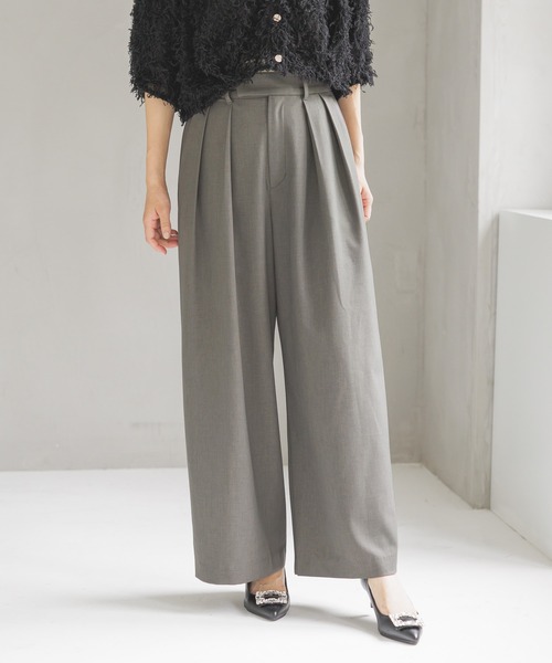 mysty woman（ミスティウーマン）の「インタックワイドパンツ 140933（その他パンツ・レディース・チャコールグレー/ブラック/ベージュ・FREE）」の2枚目の写真