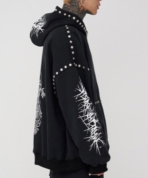 WHAT THE PARTY(ワッツザパーティー)の「韓国ブランド WHAT THE PARTY ワットザパーティー WTP HOODIE スタッズ ジップパーカー ジップフーディー 長袖パーカー 長袖トップス ドラゴンパーカー オーバーサイズ 羽織り 韓国ファッション 韓国ストリート ストリートファッション(パーカー・メンズ・ブラック・ONE SIZE)」の13枚目の写真