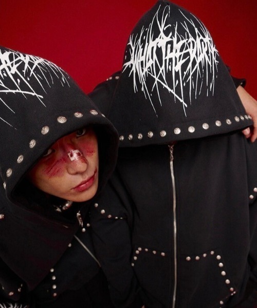 WHAT THE PARTY(ワッツザパーティー)の「韓国ブランド WHAT THE PARTY ワットザパーティー WTP HOODIE スタッズ ジップパーカー ジップフーディー 長袖パーカー 長袖トップス ドラゴンパーカー オーバーサイズ 羽織り 韓国ファッション 韓国ストリート ストリートファッション(パーカー・メンズ・ブラック・ONE SIZE)」の3枚目の写真