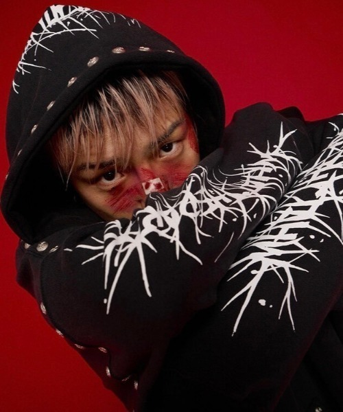WHAT THE PARTY(ワッツザパーティー)の「韓国ブランド WHAT THE PARTY ワットザパーティー WTP HOODIE スタッズ ジップパーカー ジップフーディー 長袖パーカー 長袖トップス ドラゴンパーカー オーバーサイズ 羽織り 韓国ファッション 韓国ストリート ストリートファッション(パーカー・メンズ・ブラック・ONE SIZE)」の4枚目の写真