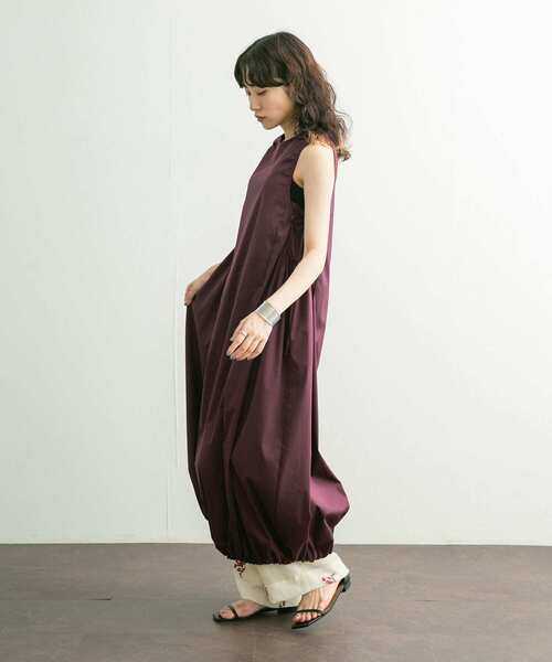 KBF（ケイビーエフ）の「ノースリーブバルーンワンピース（ワンピース・レディース・グレー系その他/バーガンディー・ONE）」の15枚目の写真