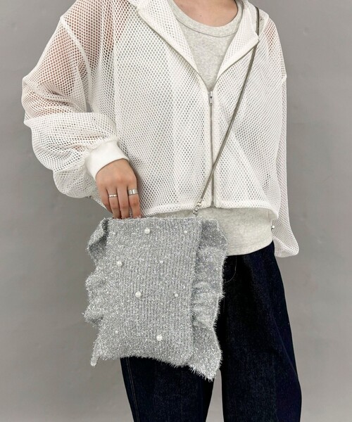 fredy emue(フレディエミュ)の「パールドットシャイニーニットバッグ(ショルダーバッグ・レディース・シルバー/ブラック・FREE)」の1枚目の写真