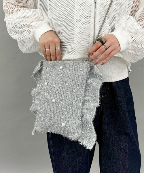 fredy emue(フレディエミュ)の「パールドットシャイニーニットバッグ(ショルダーバッグ・レディース・シルバー/ブラック・FREE)」の9枚目の写真